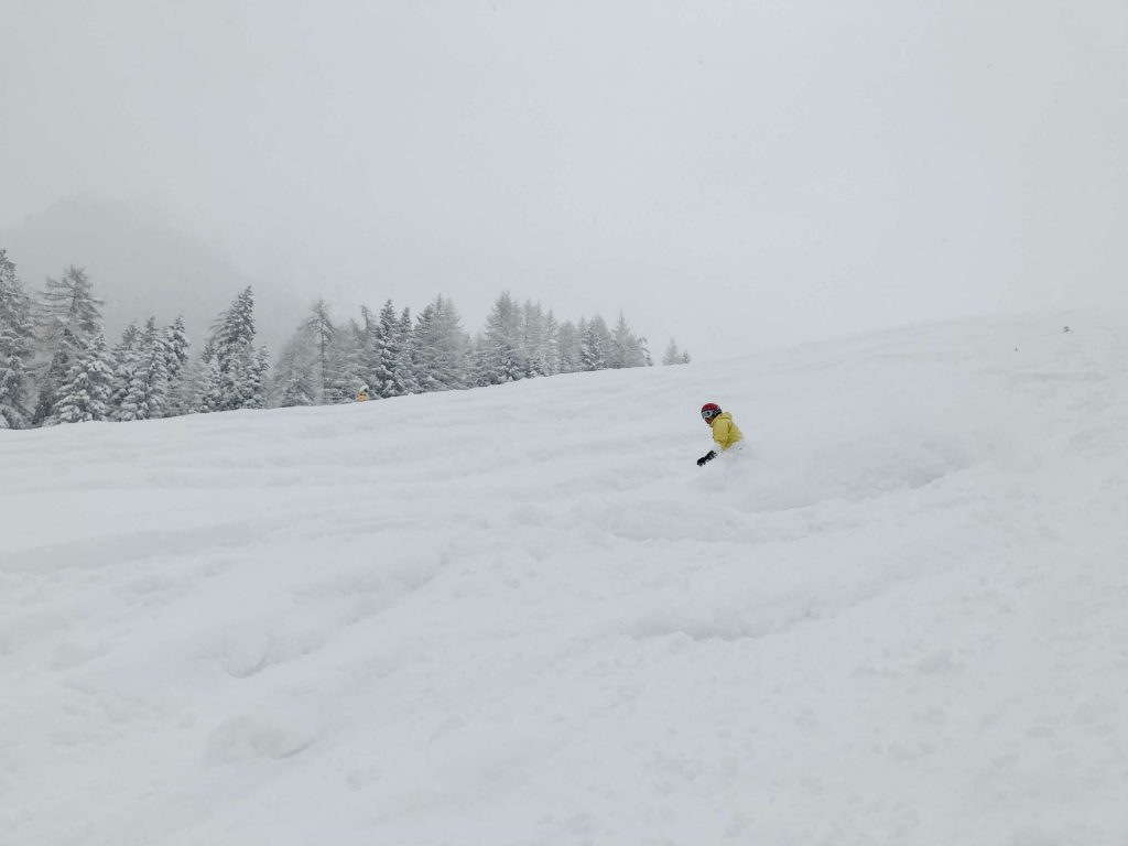 Teilzeit-Project-Manager-Lisa-beim-Snowboarden