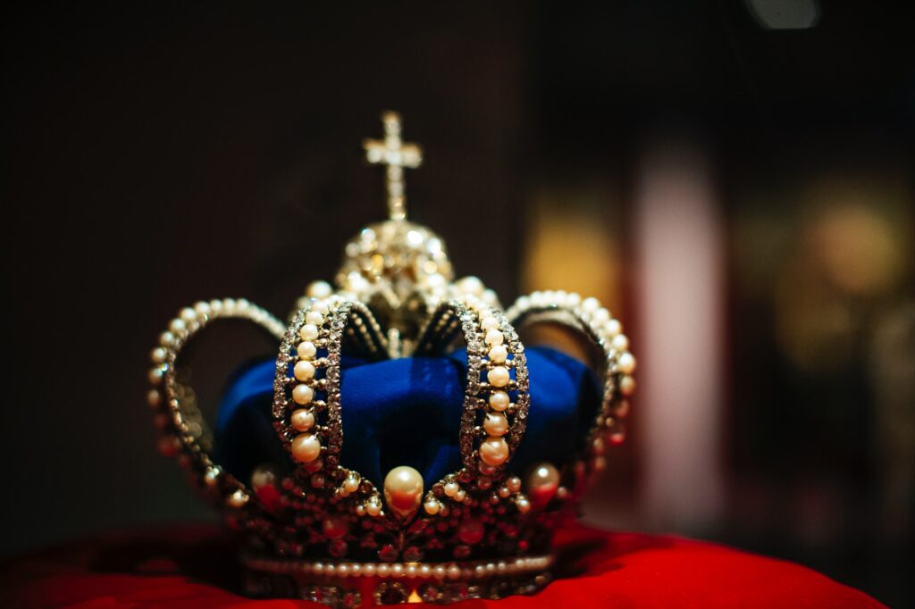 content crown markus-spiske-KP1bubr2j4A-unsplash